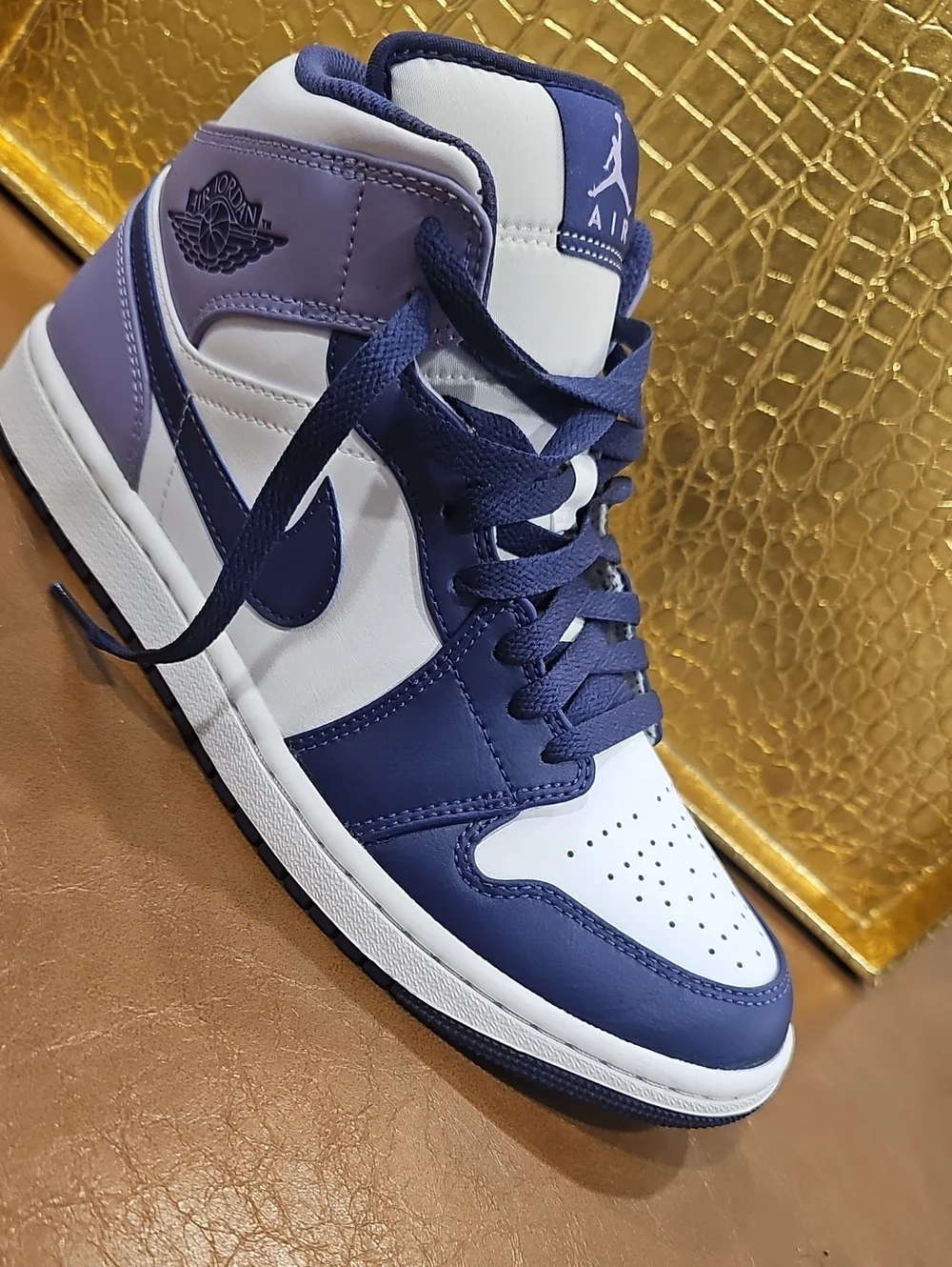Nike Air Jordan 1 Mid Unisex Sneakers White & Purple In Box Men's 8 Women's 9.5